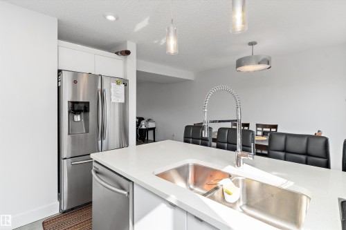 #6 16335 84 St Nw, Edmonton, AB - Indoor Photo Showing Kitchen With Double Sink