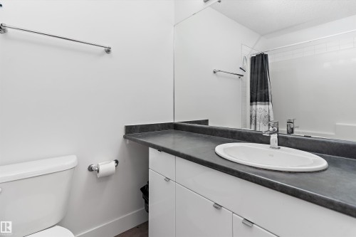 #6 16335 84 St Nw, Edmonton, AB - Indoor Photo Showing Bathroom