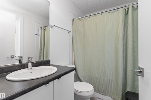 #6 16335 84 St Nw, Edmonton, AB - Indoor Photo Showing Bathroom