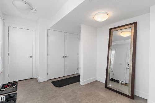 #6 16335 84 St Nw, Edmonton, AB - Indoor Photo Showing Other Room