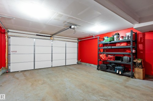 #6 16335 84 St Nw, Edmonton, AB - Indoor Photo Showing Garage