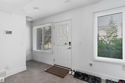 #6 16335 84 St Nw, Edmonton, AB - Indoor Photo Showing Other Room