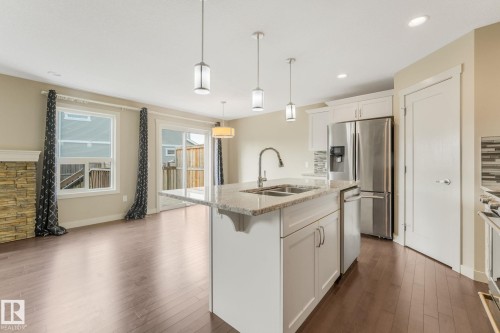 16619 14 Avenue Sw, Edmonton, AB 