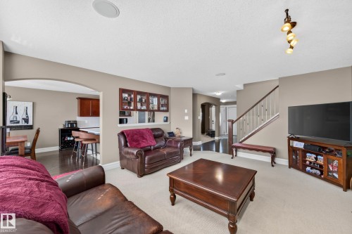 4207 157 Avenue Nw, Edmonton, AB 