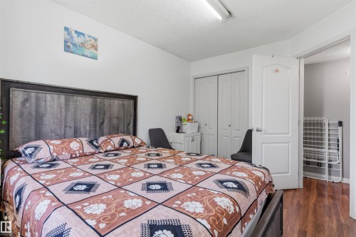 #11 2505 42 St Nw, Edmonton, AB - Indoor Photo Showing Bedroom