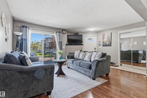 #11 2505 42 St Nw, Edmonton, AB - Indoor Photo Showing Living Room