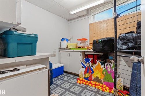 #11 2505 42 St Nw, Edmonton, AB - Indoor