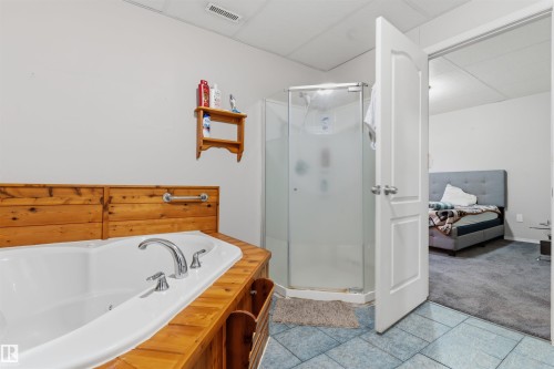 #11 2505 42 St Nw, Edmonton, AB - Indoor Photo Showing Bathroom