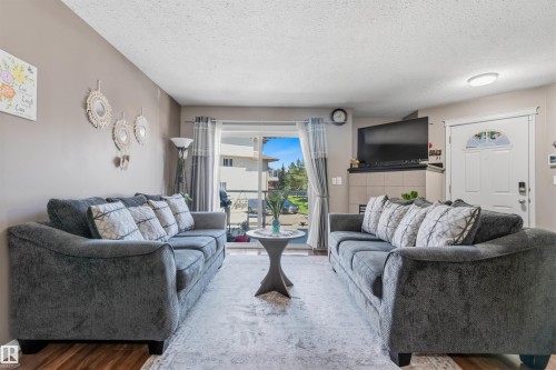 #11 2505 42 St Nw, Edmonton, AB - Indoor Photo Showing Living Room