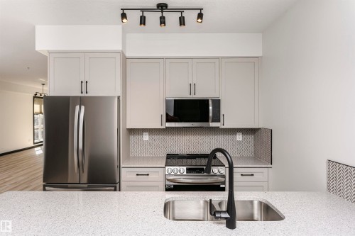 #203 11933 106 Av Nw, Edmonton, AB 
