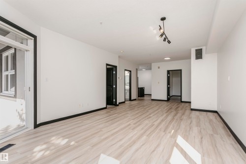 #203 11933 106 Av Nw, Edmonton, AB 