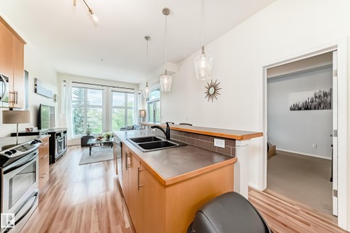#303 10531 117 St Nw, Edmonton, AB 