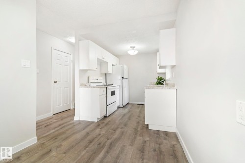 6533 180 Street Nw, Edmonton, AB - Indoor Photo Showing Kitchen