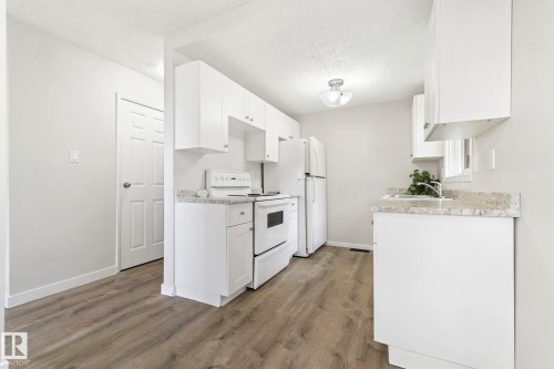 6533 180 Street Nw, Edmonton, AB - Indoor Photo Showing Kitchen