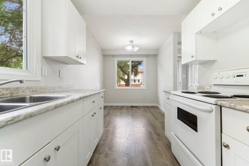 6533 180 Street Nw, Edmonton, AB - Indoor Photo Showing Kitchen With Double Sink