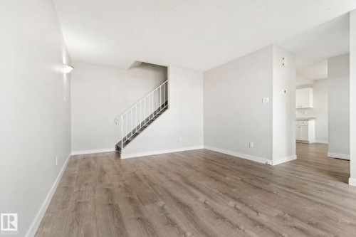 6533 180 Street Nw, Edmonton, AB - Indoor Photo Showing Other Room