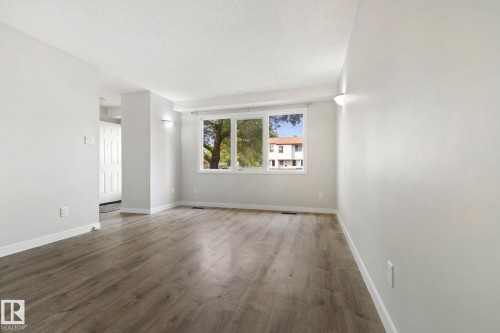 6533 180 Street Nw, Edmonton, AB - Indoor