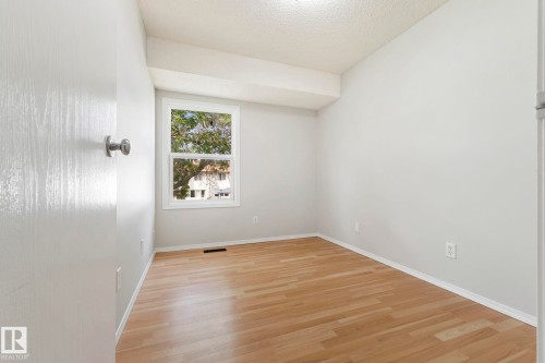 6533 180 Street Nw, Edmonton, AB - Indoor Photo Showing Other Room