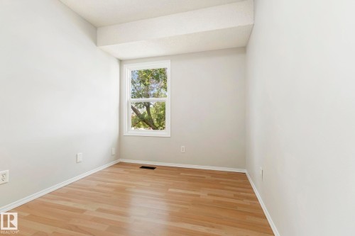 6533 180 Street Nw, Edmonton, AB - Indoor Photo Showing Other Room