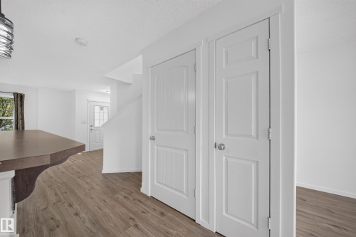 2115 32 Street Nw, Edmonton, AB 