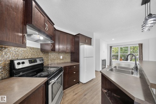 2115 32 Street Nw, Edmonton, AB 