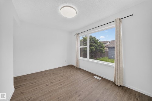 2115 32 Street Nw, Edmonton, AB 