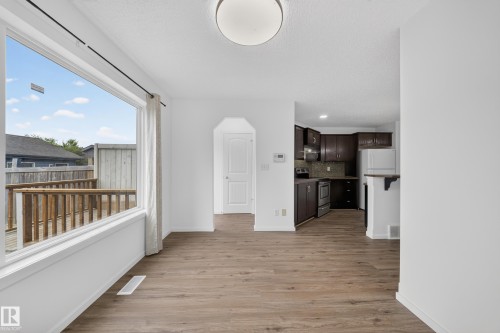 2115 32 Street Nw, Edmonton, AB 