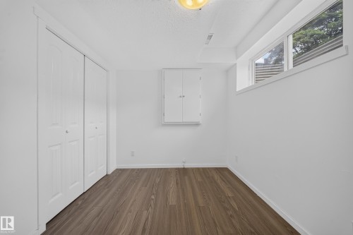 2115 32 Street Nw, Edmonton, AB 