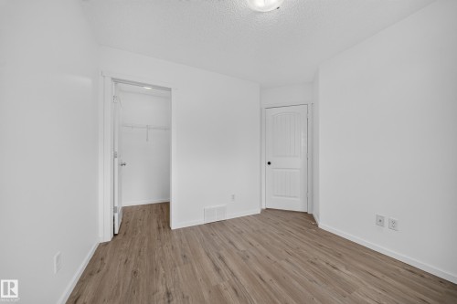 2115 32 Street Nw, Edmonton, AB 