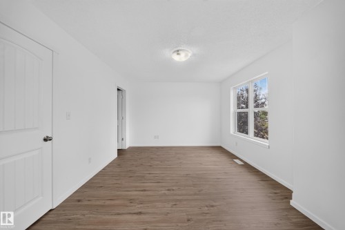 2115 32 Street Nw, Edmonton, AB 