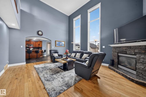 Soaring vaulted ceilings with transom windows - 6904 18 Avenue Sw, Edmonton, AB 