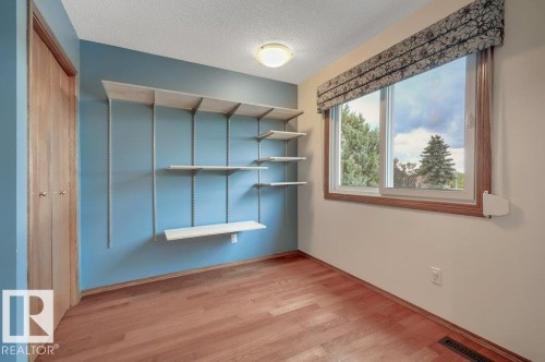 17927 92A Street Nw, Edmonton, AB 