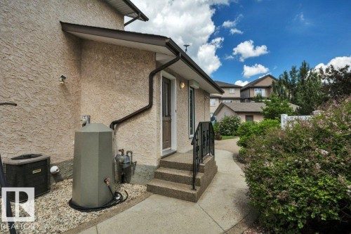 17927 92A Street Nw, Edmonton, AB 