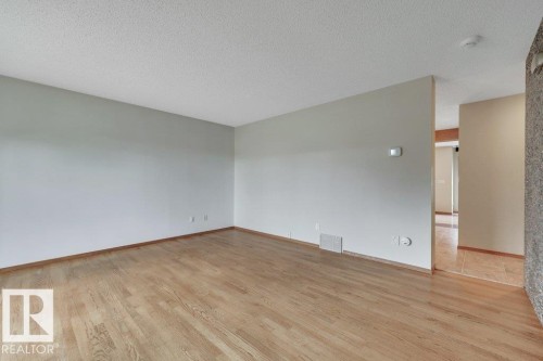 17927 92A Street Nw, Edmonton, AB 