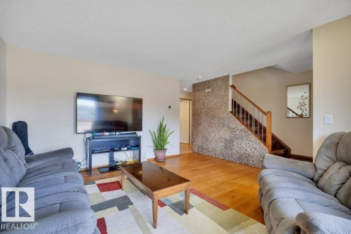 17927 92A Street Nw, Edmonton, AB 