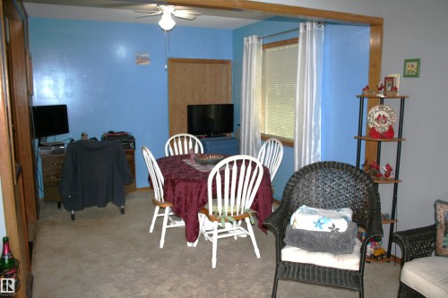 5219 52 Ave, Viking, AB 