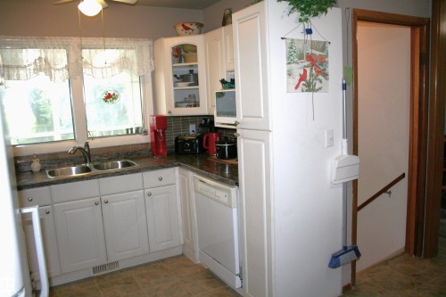 5219 52 Ave, Viking, AB 