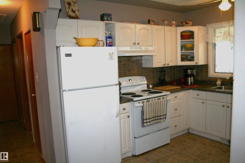 5219 52 Ave, Viking, AB 