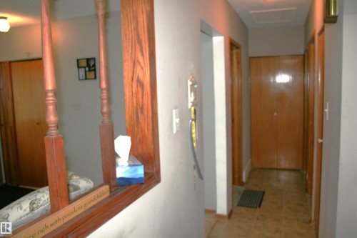 5219 52 Ave, Viking, AB 