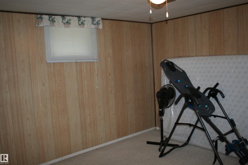 5219 52 Ave, Viking, AB 
