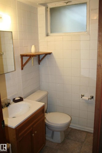 5219 52 Ave, Viking, AB 
