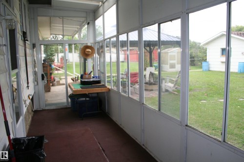 5219 52 Ave, Viking, AB 