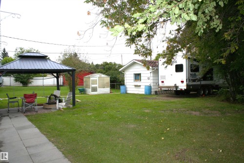 5219 52 Ave, Viking, AB 