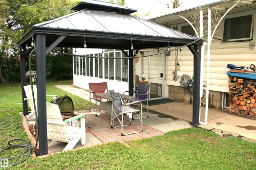 5219 52 Ave, Viking, AB 