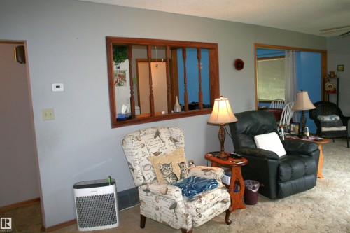 5219 52 Ave, Viking, AB 
