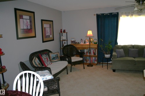 5219 52 Ave, Viking, AB 
