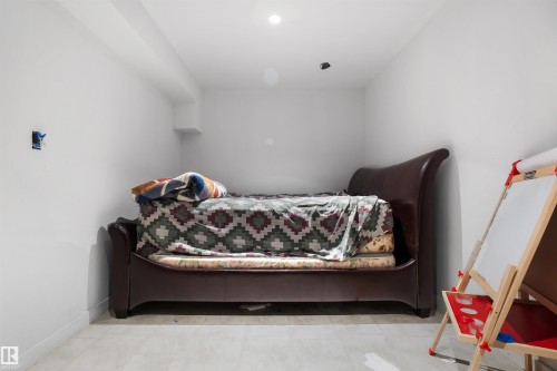 #36 2503 24 St Nw, Edmonton, AB - Indoor Photo Showing Bedroom