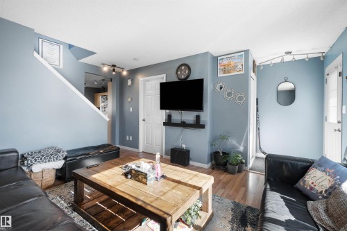 #36 2503 24 St Nw, Edmonton, AB - Indoor Photo Showing Living Room
