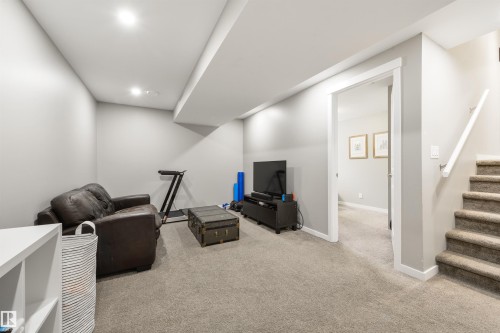 5228 20 Avenue Sw, Edmonton, AB 