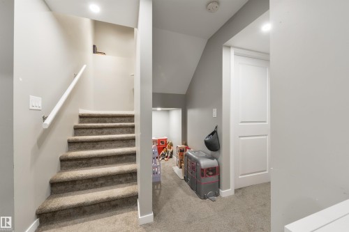 5228 20 Avenue Sw, Edmonton, AB 